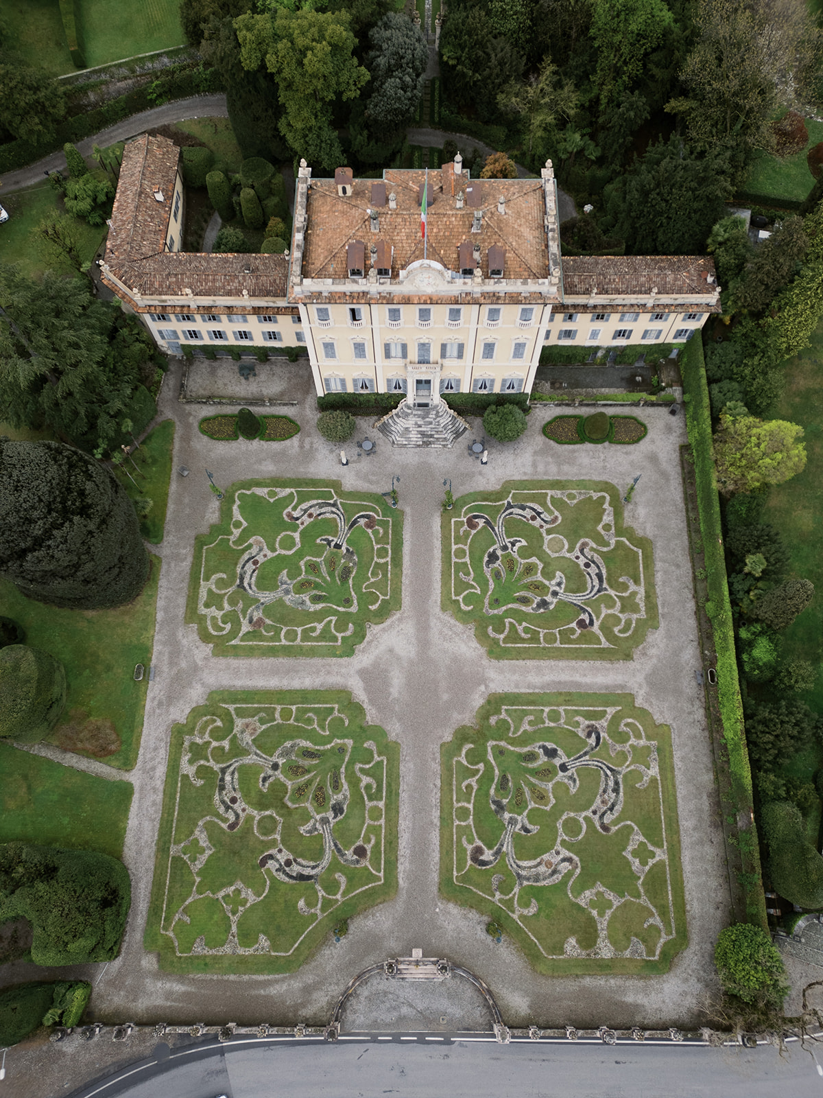 Overhead view of villa sola cabiati on Lake como